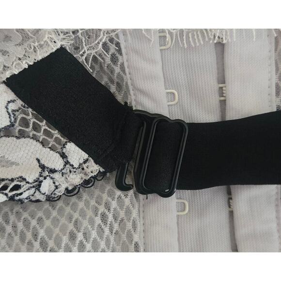 Victoria's Secret Black & White Laced Fitted Blouse/Corset/Bustier 36C - Picture 5 of 10